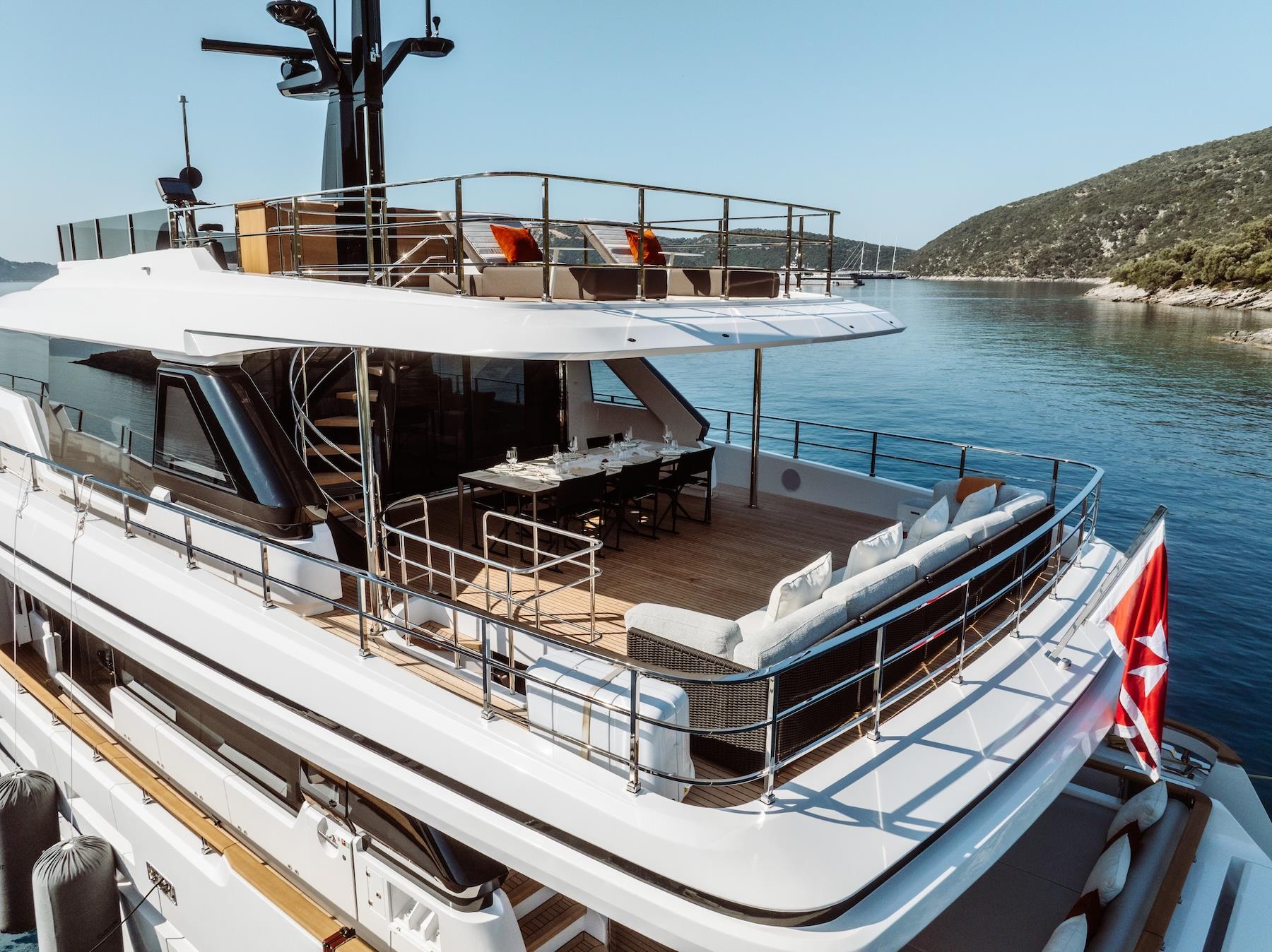 2024 CUSTOM LINE NAVETTA 30 